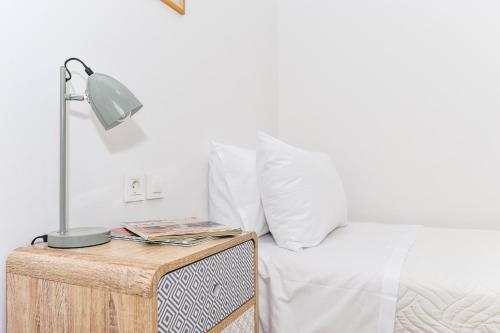 The Elegant. Spacious City Center Apartment.