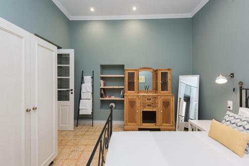 Stone Guest House In The City