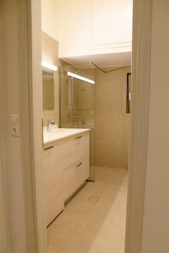 Apartamento Uni Island City Center Suites
