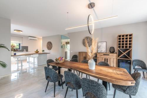 Elevated Villa Marevista W/ Private Heated Saltwater Pool