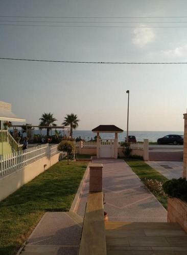 Villa In Front Of The Sea