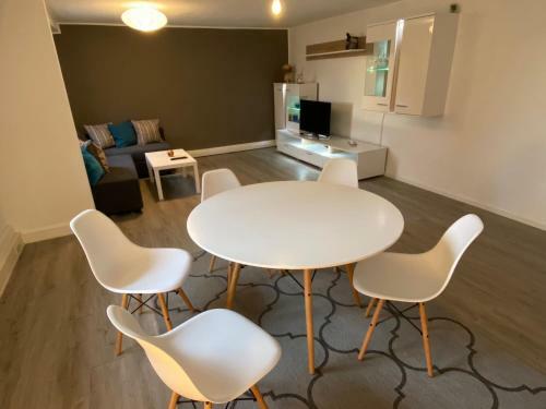 Apartamento Sch�ne, Helle Und Ger�umige Innenstadtwohnung