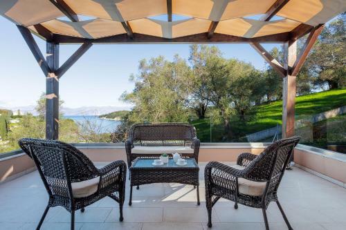 Villa Breeze & Villa Coco By Konnect, Avlaki Beach