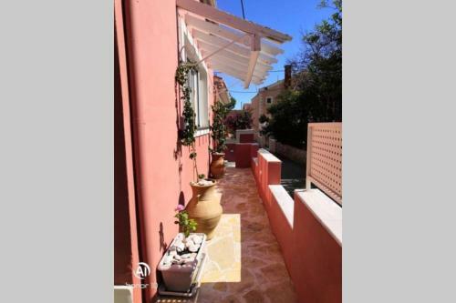 Lefko?s House- Contemporary, Fully Renovated House