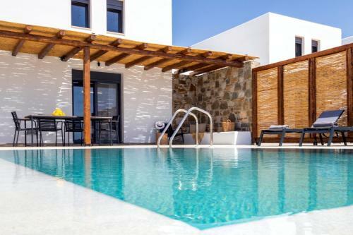 Cato Agro 4, Seafront Villa With Private Pool