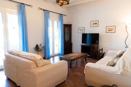 Villa Dimitris - Just 600 Meters Away From The Beach!!!