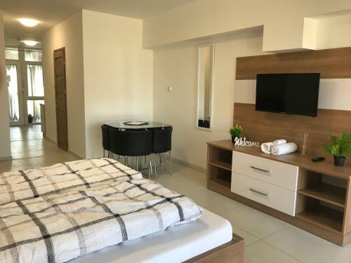 Tisza Gy�ngye Apartmanh�z