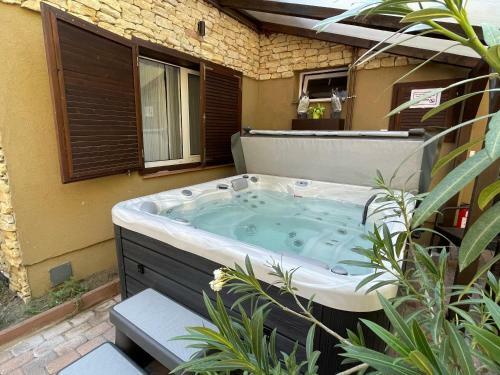 Hostal Penthouse Priv�t Jakuzzival Smeraldo Villa