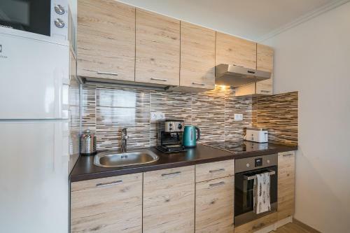 Cadet 505 - Panor�m�s Balaton-parti Apartman