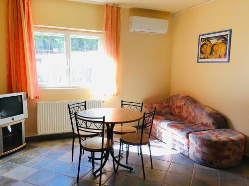 Szl 119 Apartmanok