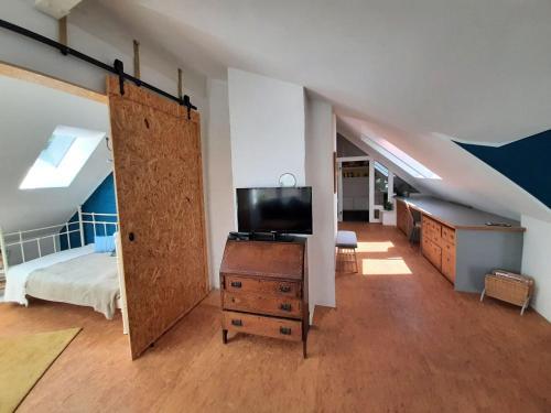 Lovely Apartment In Roes With A Terrace