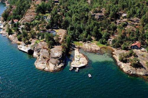 Newly Renovated Rustic Seaside Cabin B�r�y 3 Boat