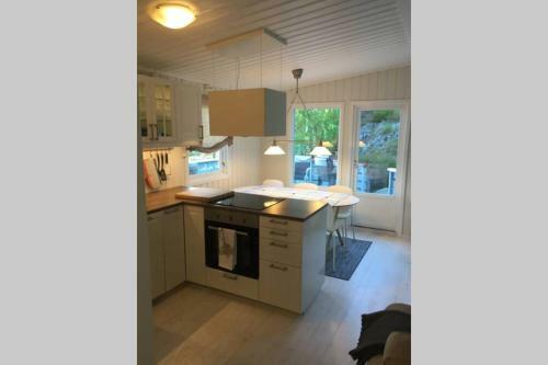 Newly Renovated Rustic Seaside Cabin B�r�y 3 Boat