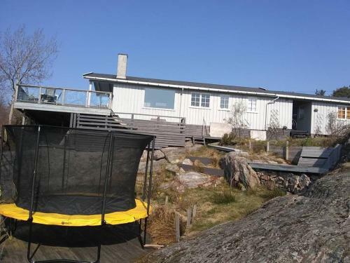 Idyllic Cabin In Lillesand Fantastic Ocean View