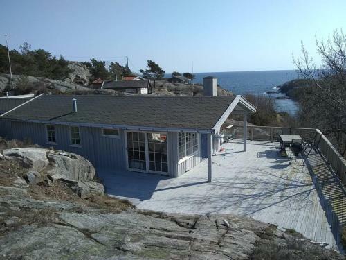 Idyllic Cabin In Lillesand Fantastic Ocean View