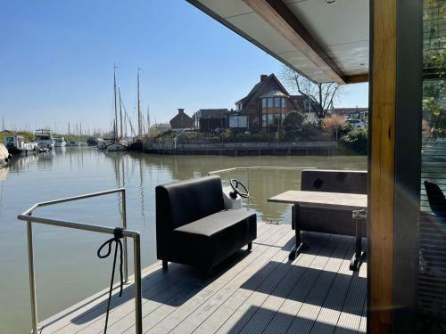 Waterfront Houseboat In Monnickendam Near The Centre