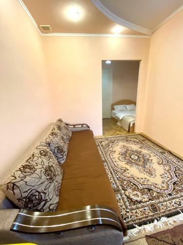 Apartment On Zaliznychna Street