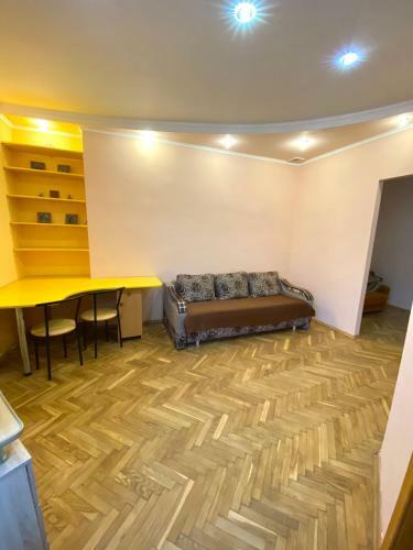 Apartment On Zaliznychna Street