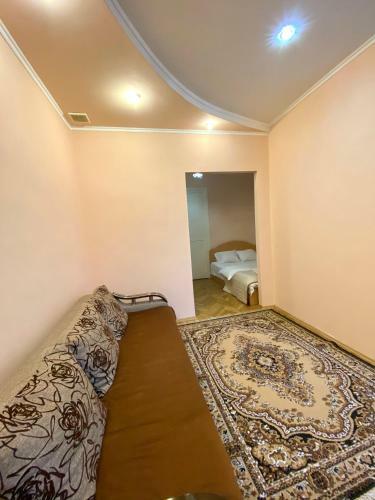 Apartment On Zaliznychna Street
