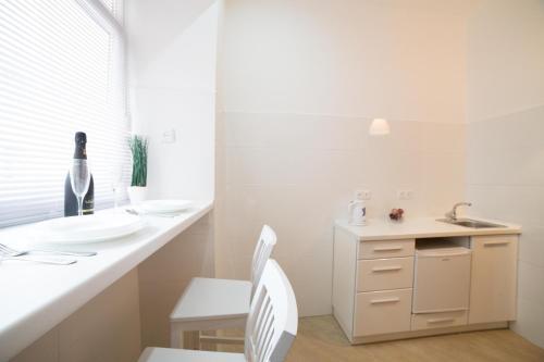 Mini-smart Economy Apartment On Saint Teodor 5