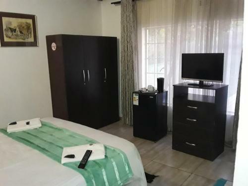 Hostal Royal Olympia Lodges & Safaris Rsa