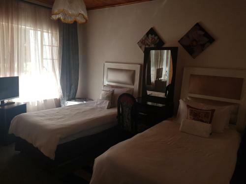 Hostal Royal Olympia Lodges & Safaris Rsa