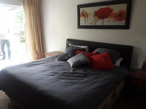 Hostal Purple Heart Trading Guesthouse