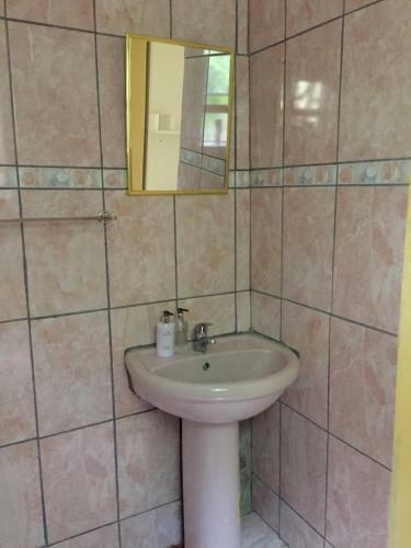 Hostal Rehoboth Family Guest House