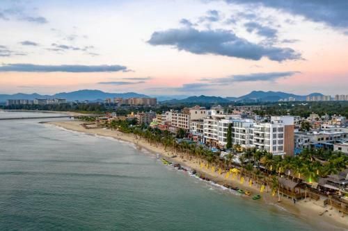 Floral Hotel Lingshui Lanshe Beach Seaview