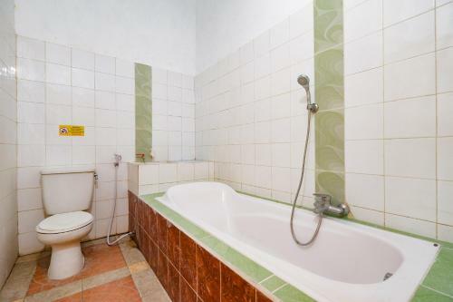 Oyo 2855 Sartika Hotel Pati