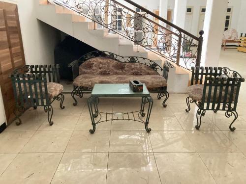 Hotel Oyo 90989 Lee Dug Tretes Residence