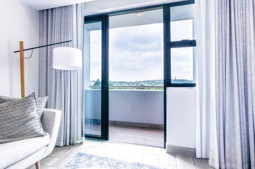Regency Luxury 2 Bed Apartment With City Views