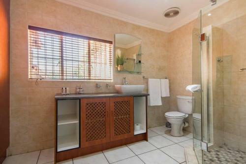 Beautiful And Modern Apartment Close To Menlyn
