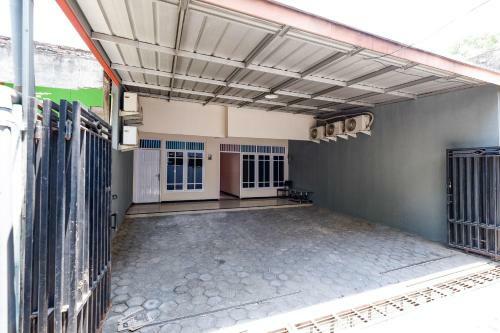Hotel Oyo 1723 Wisma Tiara Syariah