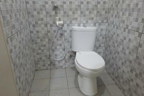 Hotel Oyo Life 2751 Deyo Kost