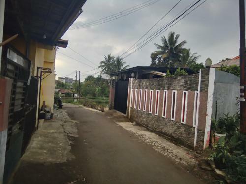 Hotel Oyo 90885 Villa Sairra Syariah