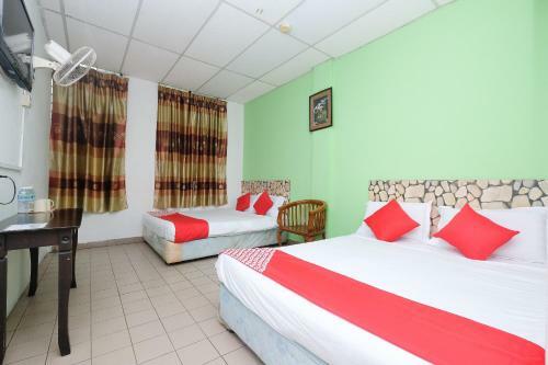 Oyo 850 Gold Star Hotel