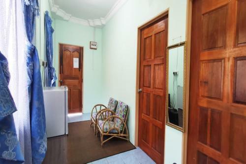 Oyo Home 90339 Sosodikon Inap Desa