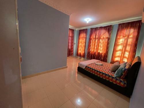Hotel Oyo 90497 Eva Homestay