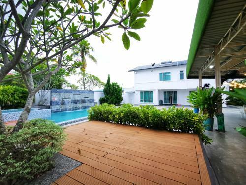 Hostal Secret Garden Warni Villa (muar)