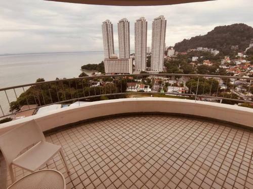 Apartamento Beachfront Deluxe Double Loft + Seaview Balcony @ D' Beach Suites