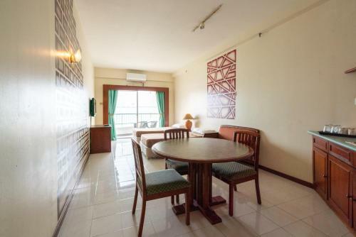 Apartamento Beachfront Deluxe Double Loft + Seaview Balcony @ D' Beach Suites