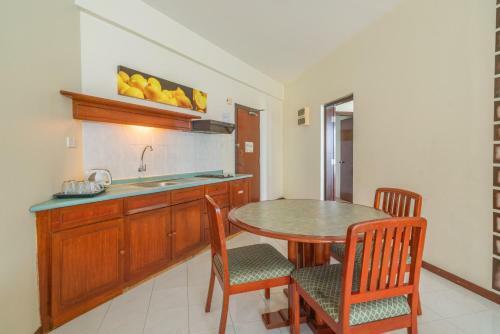 Apartamento Beachfront Deluxe Double Loft + Seaview Balcony @ D' Beach Suites