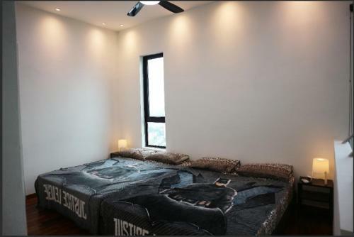 Vince's Designer Penthouse I-city Central Icity