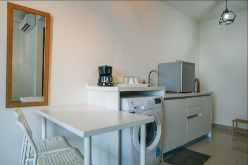 Apartamento Escott VI At Trefoil Setia Alam