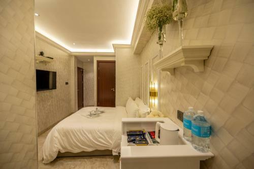 A Residence @ Between Hilton & Cititel Hotel