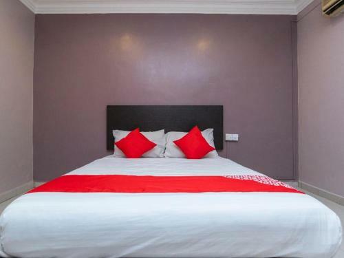 Oyo 44027 Golden Horse Hotel