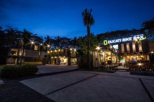 Albergue Ducati Bike Box Hotel