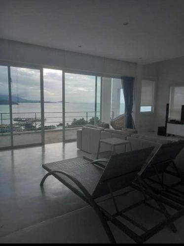 Apartamento 3 Bedroom Penthouse With Ocean Views