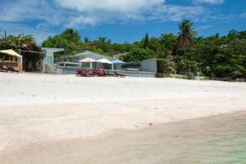 4 Bedroom 5 Palms Villa - 20 Seconds Walk To Beach